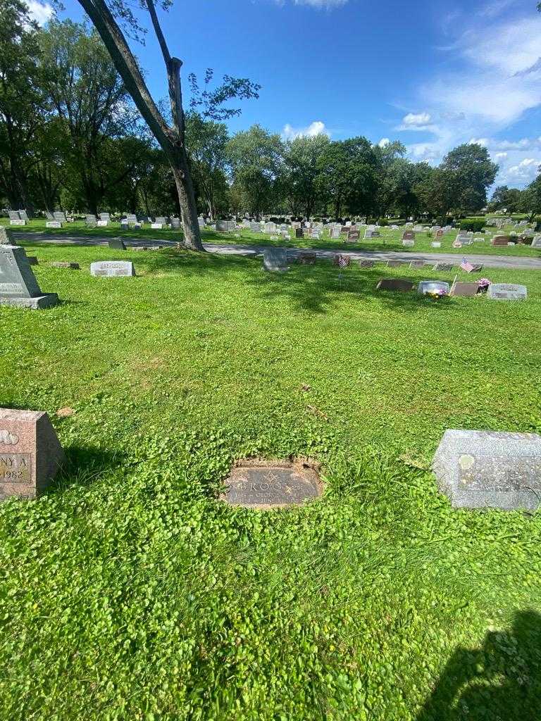 June R. Brooks's grave. Photo 1