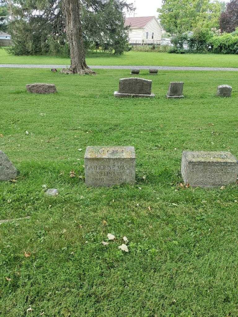 Catherine Maser Selinsky's grave. Photo 1