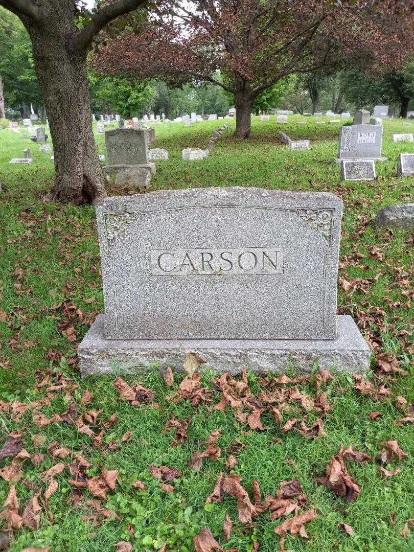 Wallace E. Carson's grave. Photo 4