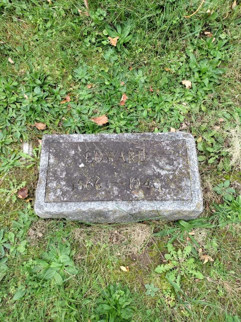 Edward L. Steingrebe's grave. Photo 2