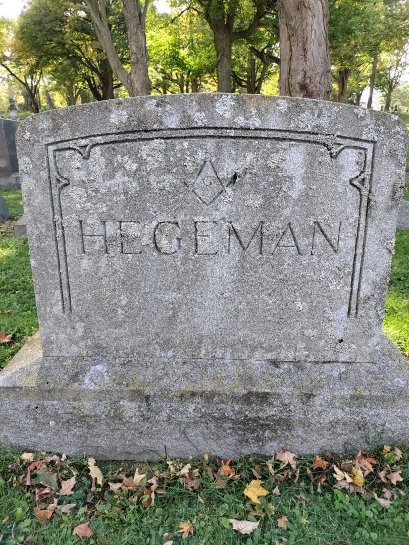 Emma M. Hegeman's grave. Photo 4