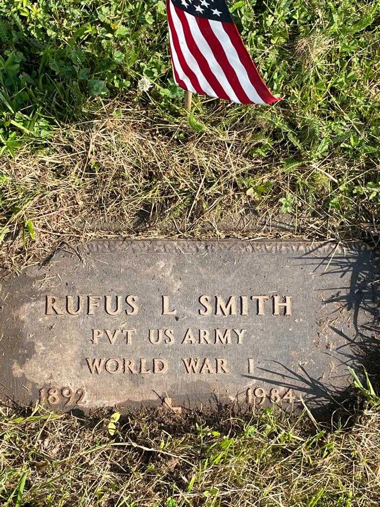 Rufus L. Smith's grave. Photo 3