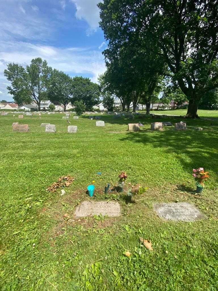 Gloria L. Broome Hudson's grave. Photo 1