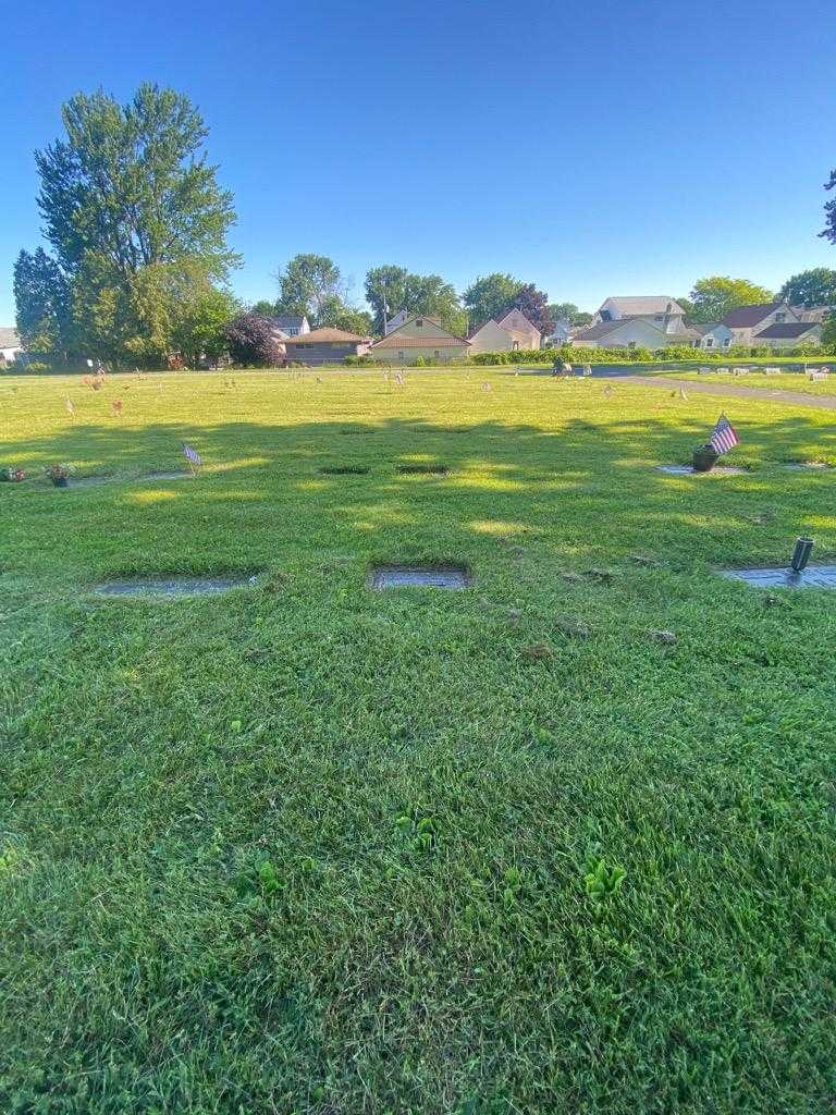 Dolores Schuhmann's grave. Photo 1