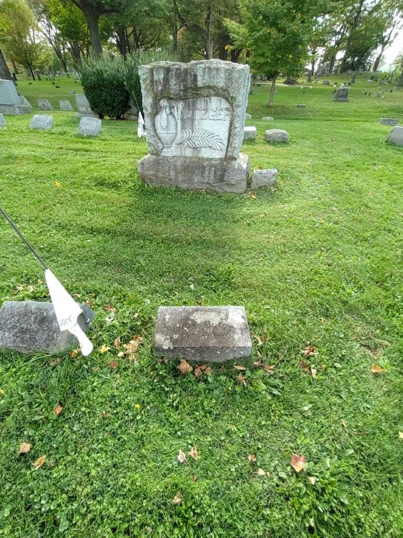 Caroline G. Metzger's grave. Photo 1