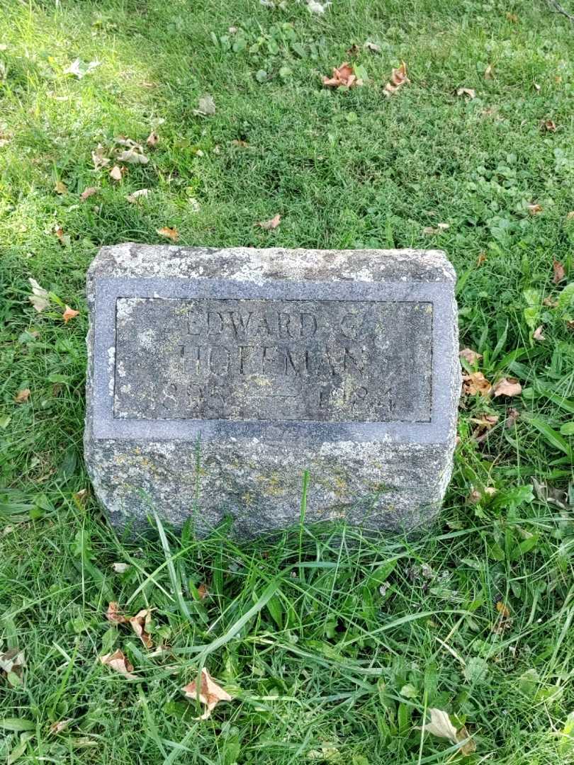 Edward G. Hoffman's grave. Photo 3