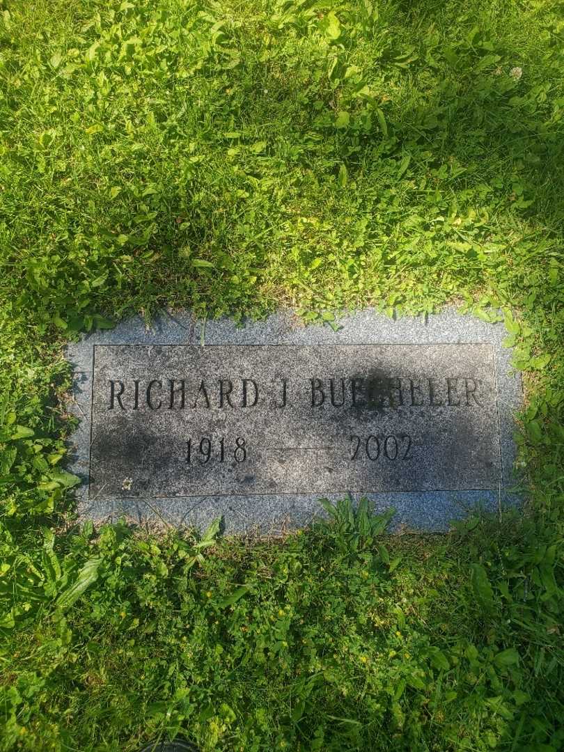 Richard J. Buecheler's grave. Photo 4