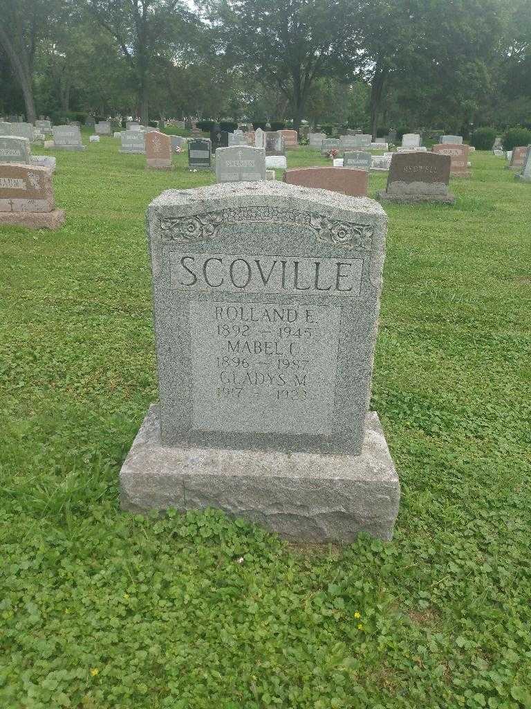 Gladys M. Scoville's grave. Photo 2
