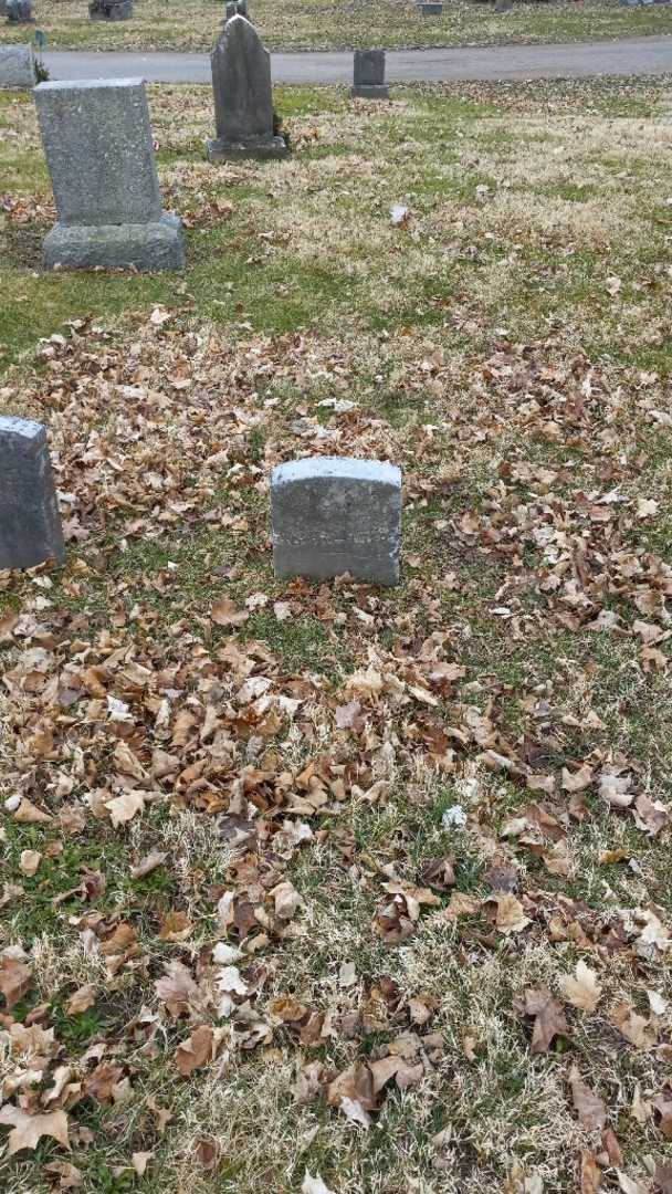 Julia A. Yaeckel's grave. Photo 2