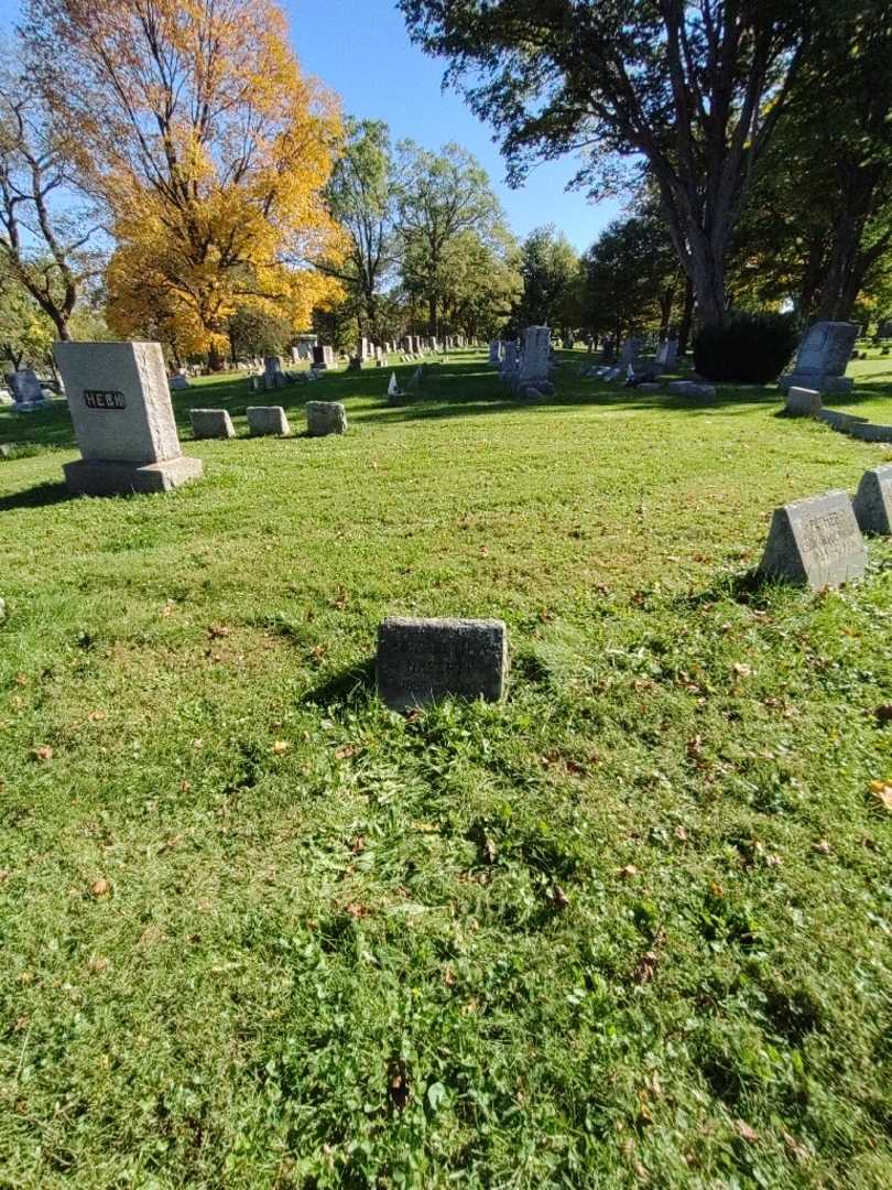 Elizabeth A. Hassett's grave. Photo 1