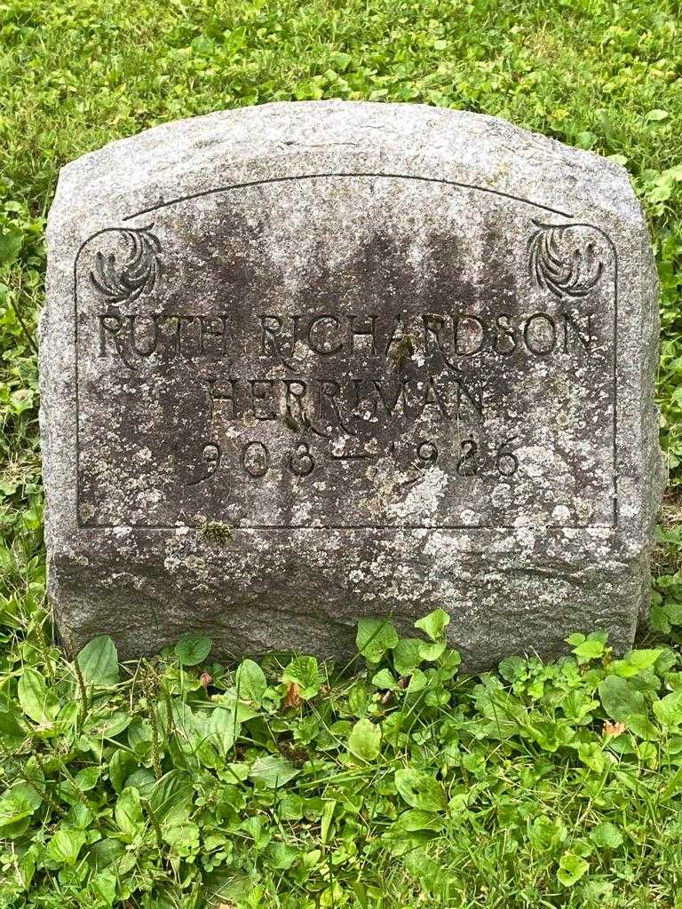 Ruth C. Herrimann Richardson's grave. Photo 3