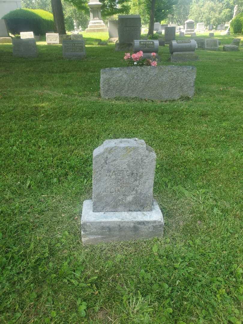 Walter John Marquart's grave. Photo 2