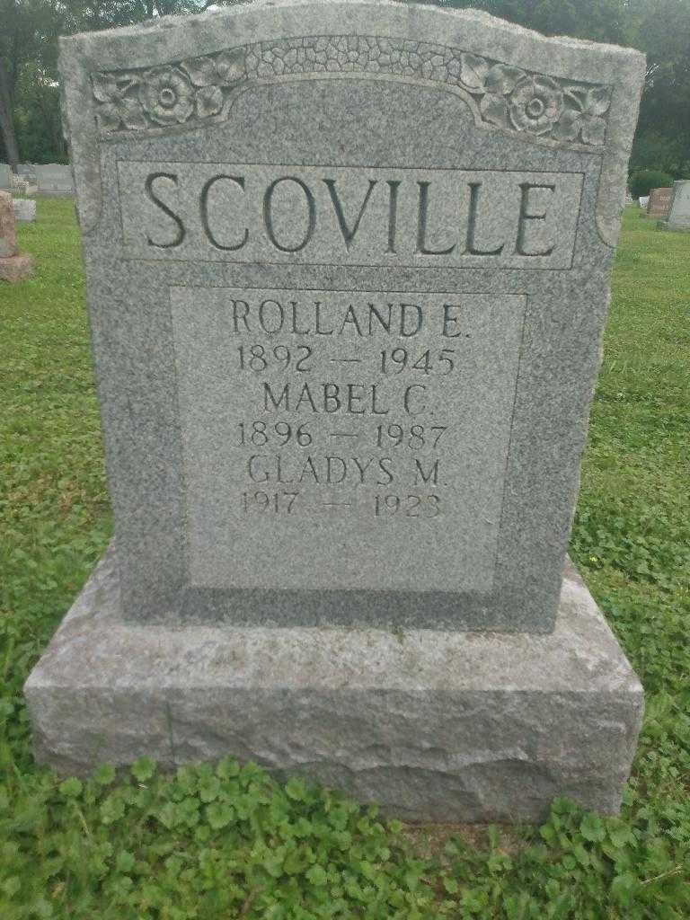 Gladys M. Scoville's grave. Photo 3