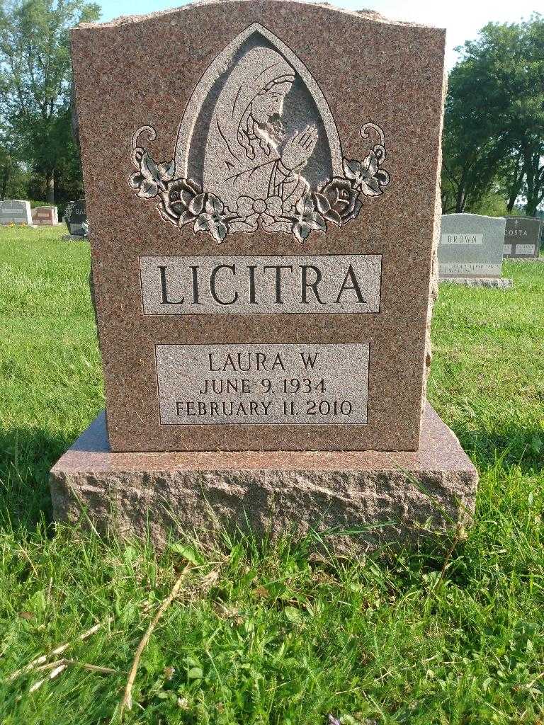 Laura W. Licitra's grave. Photo 3