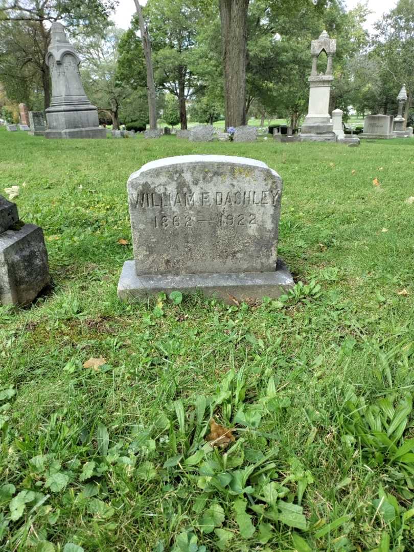 William F. Dashley's grave. Photo 2