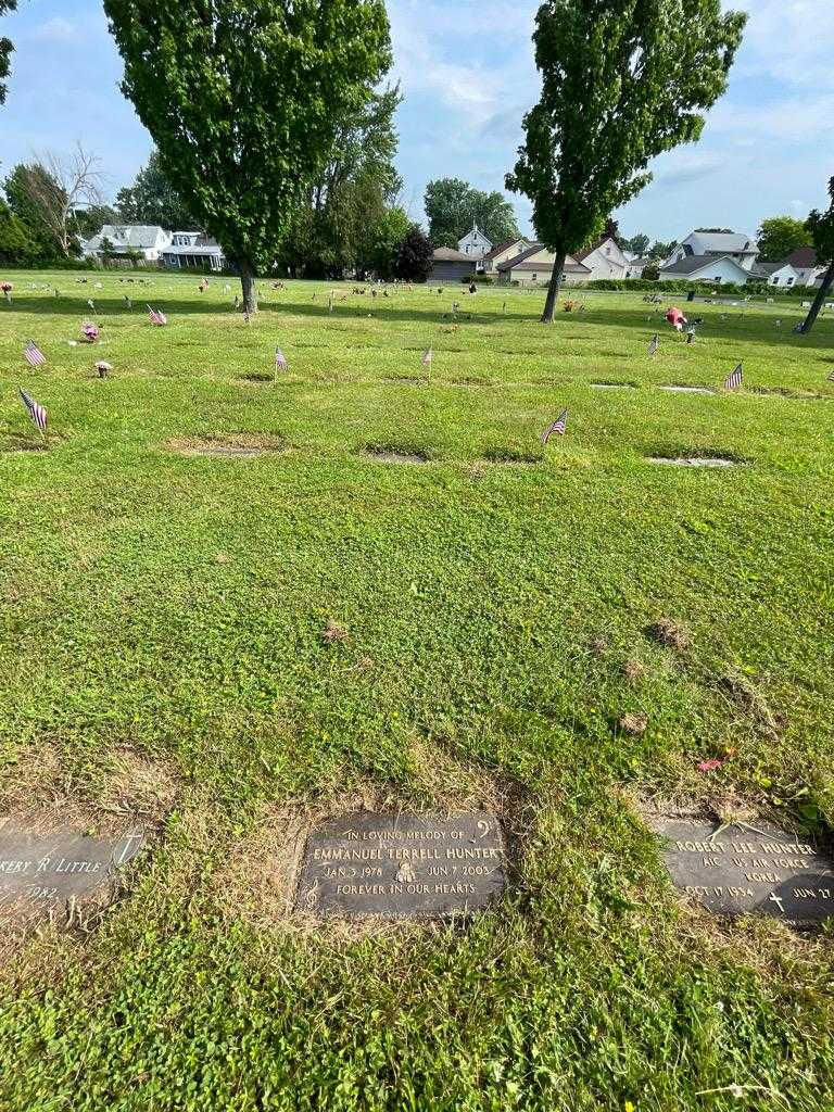 Emmanuel Terrell Hunter's grave. Photo 1