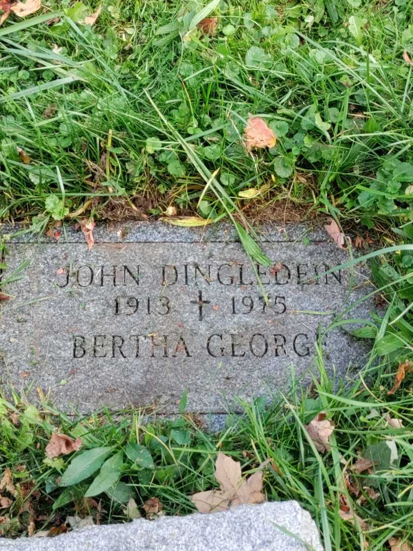 John Dingledein's grave. Photo 3