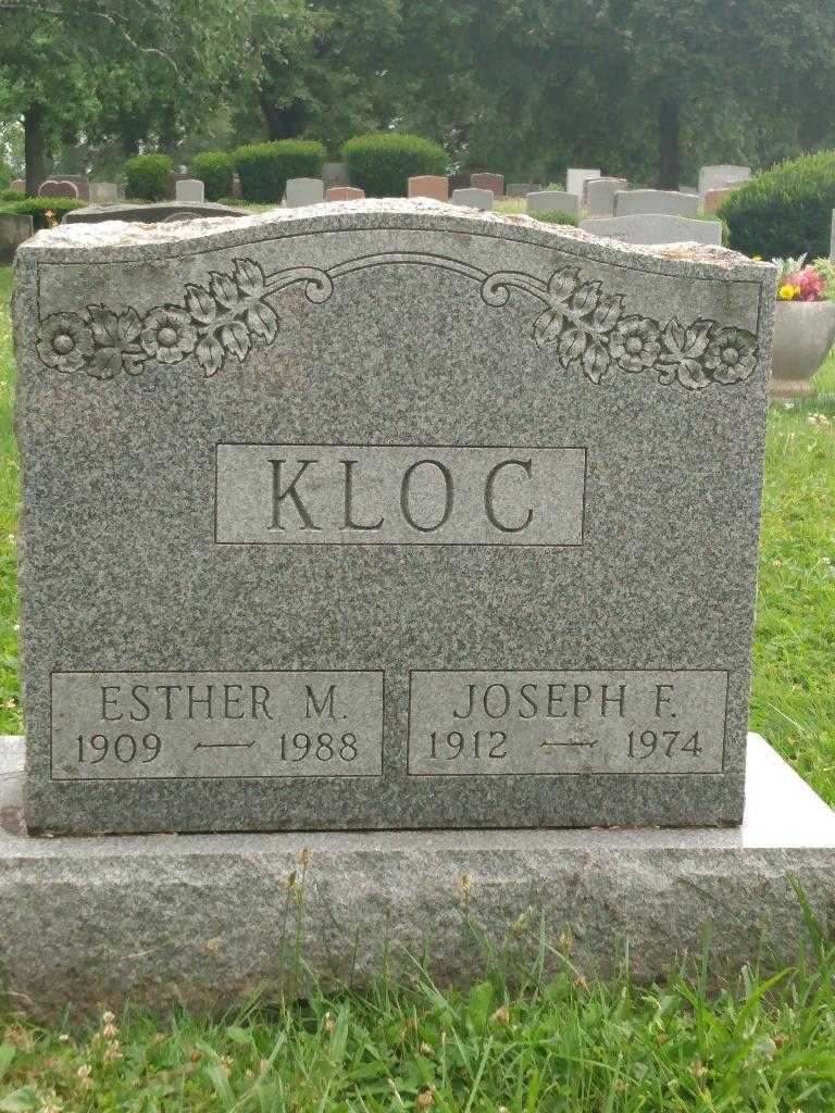 Esther M. Kloc's grave. Photo 3