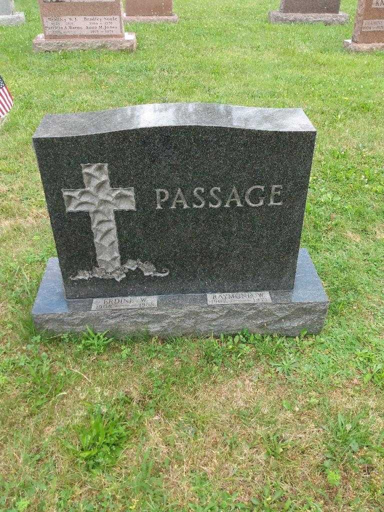 Erdine W. Passage's grave. Photo 2