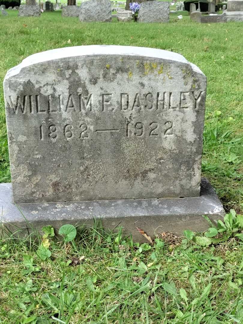 William F. Dashley's grave. Photo 3