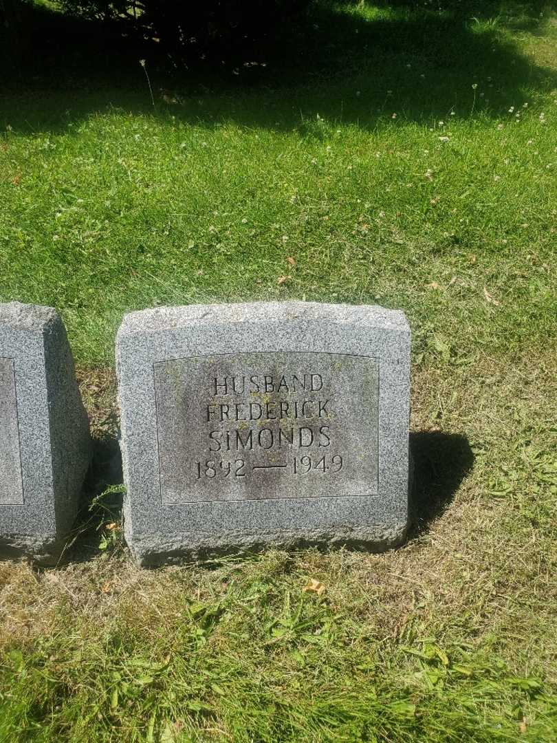 Frederick Simonds's grave. Photo 2