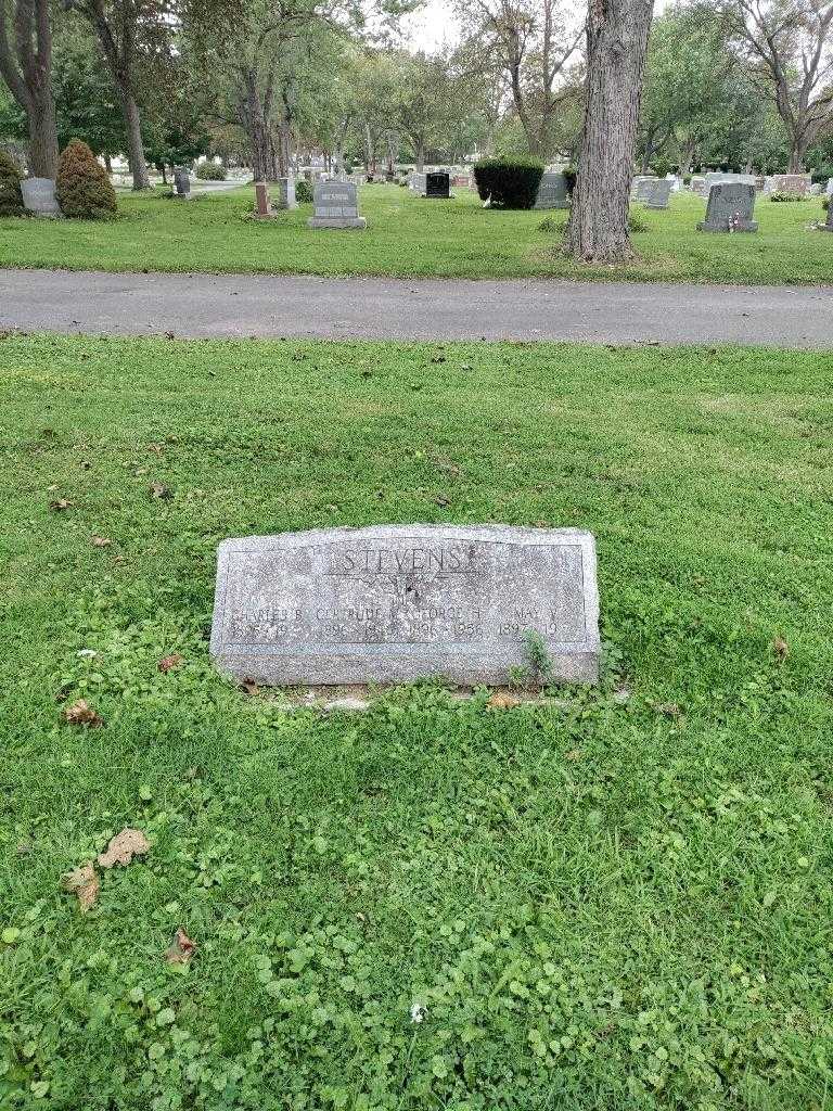 Gertrude M. Stevens's grave. Photo 1