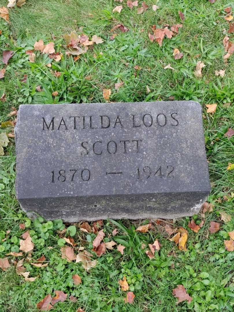 Matilda Loos Scott's grave. Photo 3