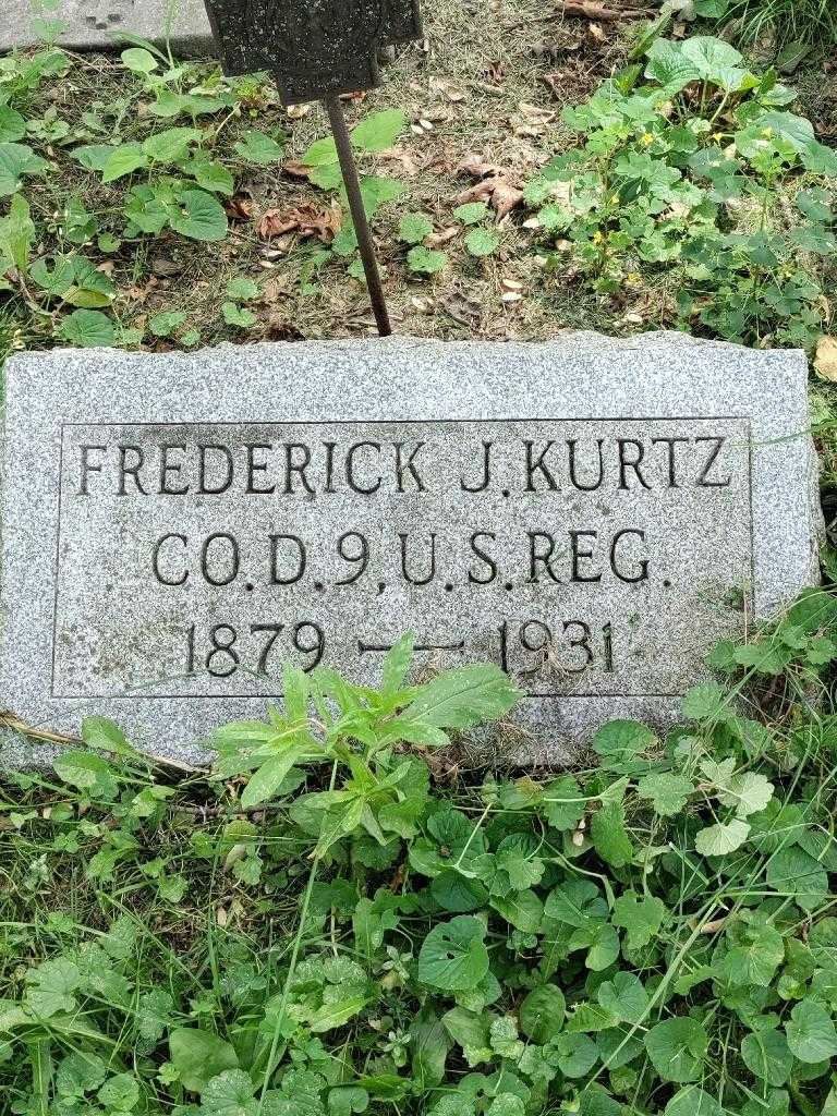 Frederick J. Kurtz's grave. Photo 3