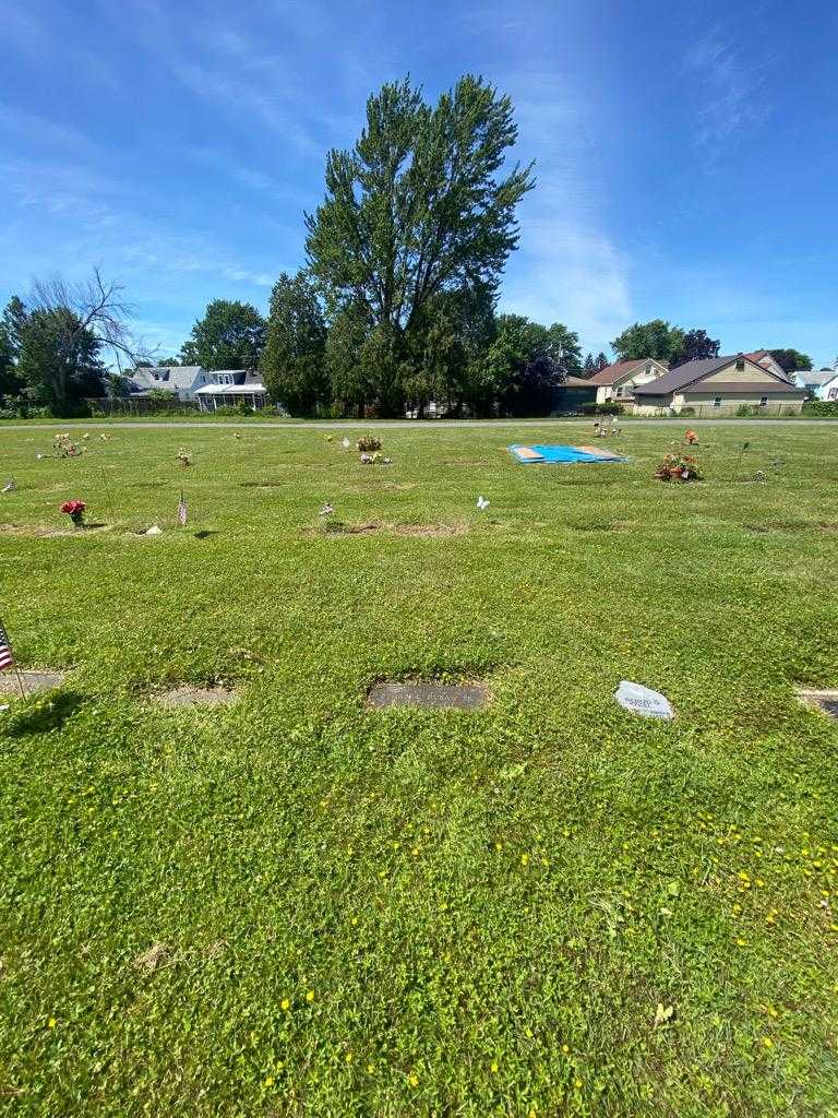 Ethan L. Rusaw Senior's grave. Photo 1