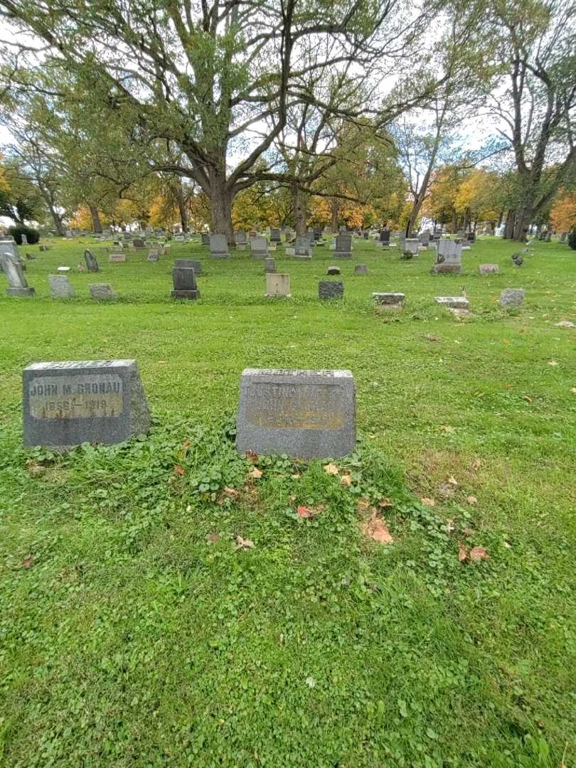 Justina E. Gronau's grave. Photo 1