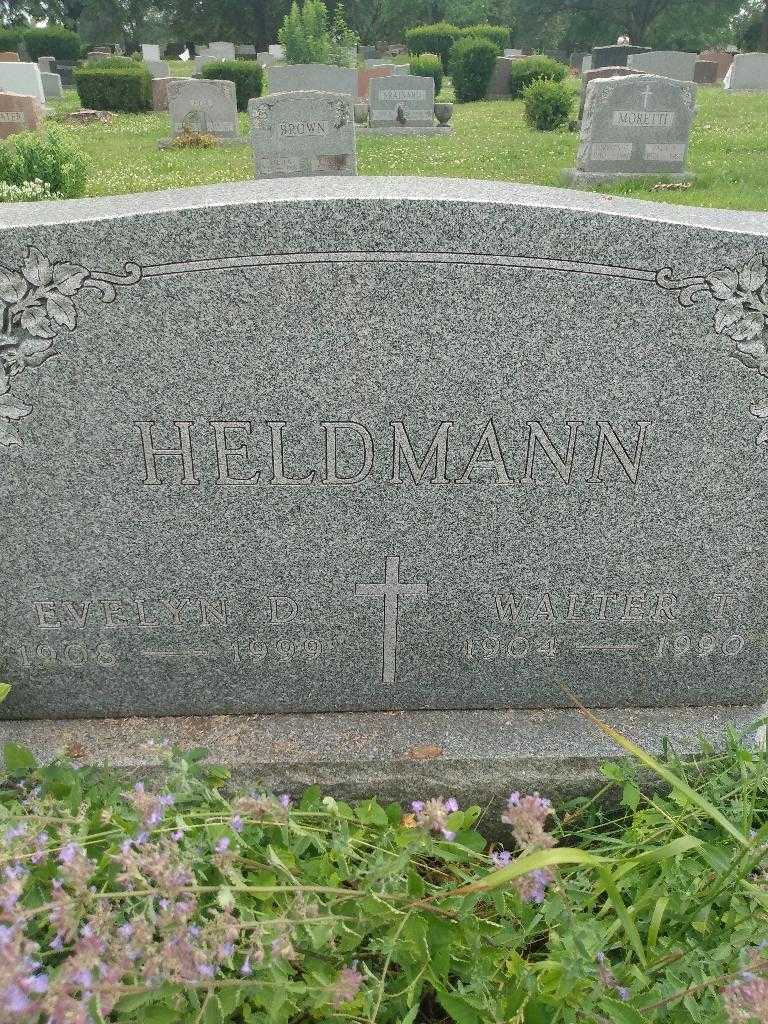 Evelyn D. Heldmann's grave. Photo 3