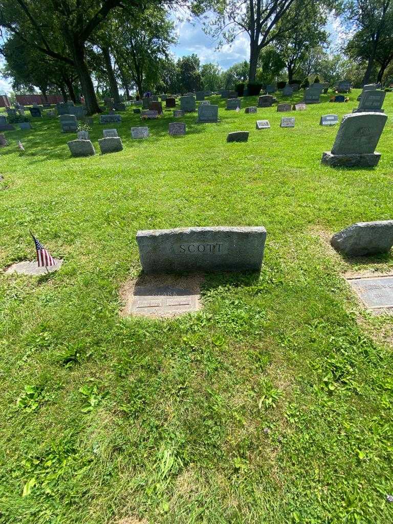 Eva Jean Clark's grave. Photo 1