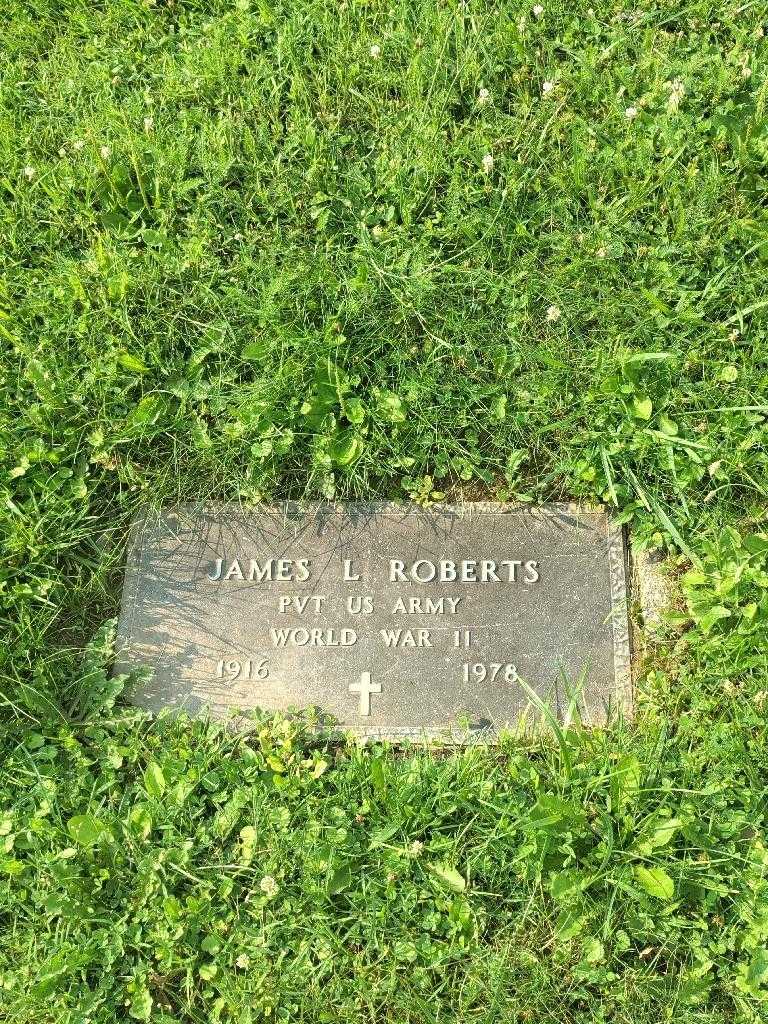 James L. Roberts's grave. Photo 4
