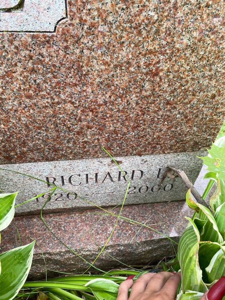 Richard L. Sprague's grave. Photo 3