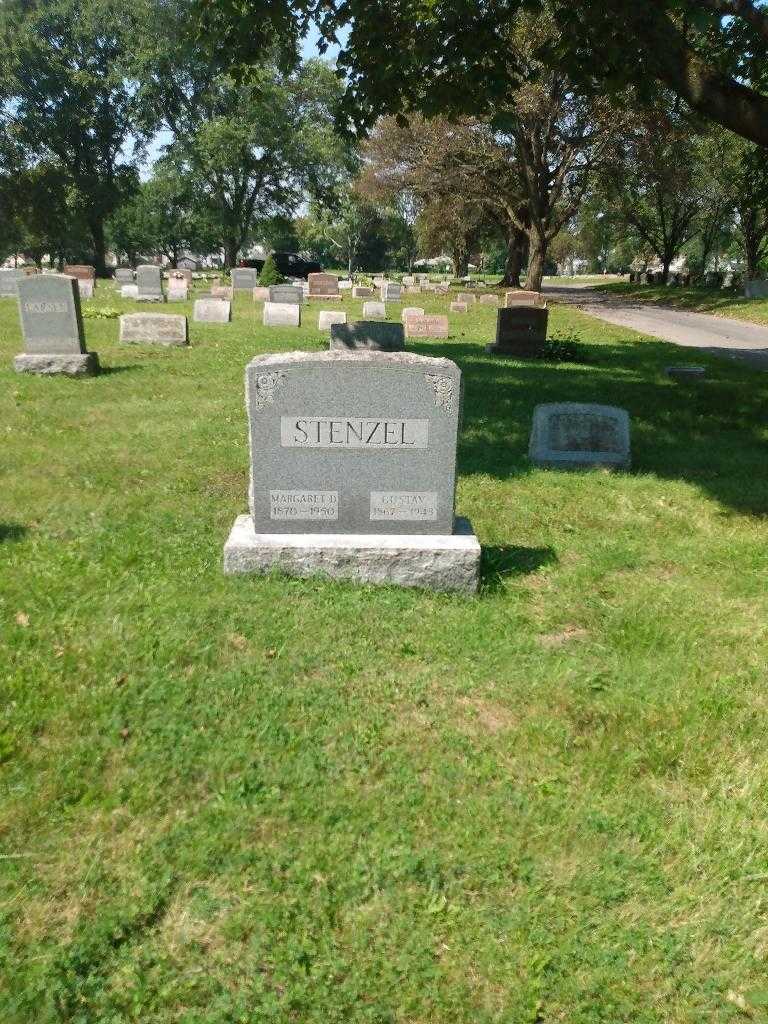 Margaret D. Stenzel's grave. Photo 1