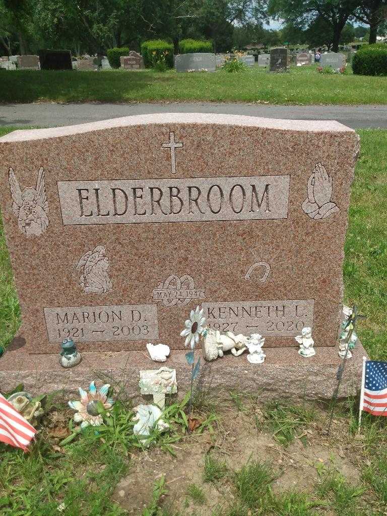 Marion D. Elderbroom's grave. Photo 3