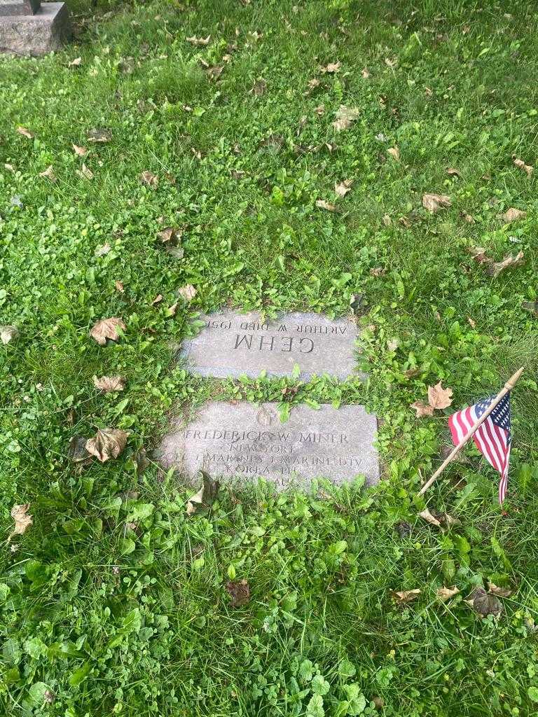 Frederick W. Miner's grave. Photo 2