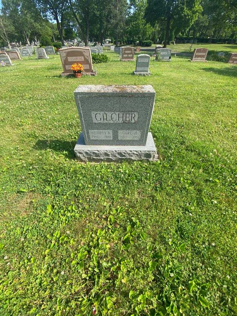Carl H. Gilcher's grave. Photo 1