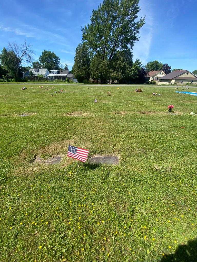 Lois M. Bates's grave. Photo 1