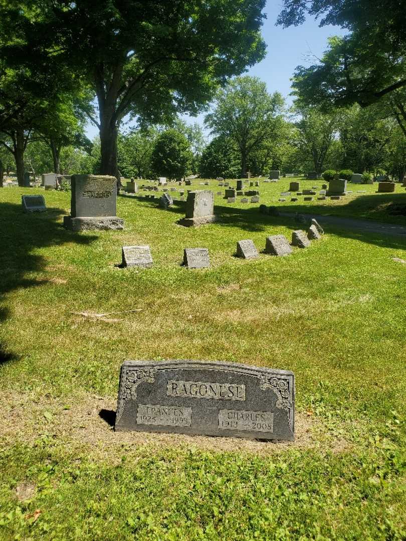 Charles Ragonese's grave. Photo 1