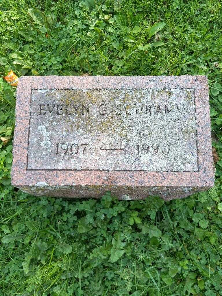 Evelyn G. Schramm's grave. Photo 1