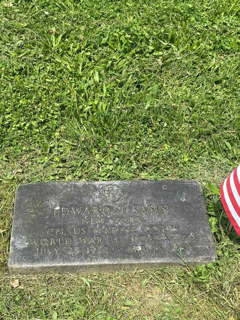 Edward J. Sasin's grave. Photo 3