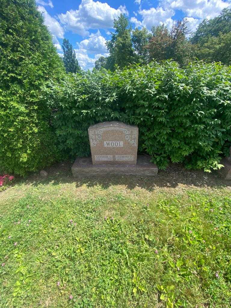 Gertrude L. Wool's grave. Photo 1