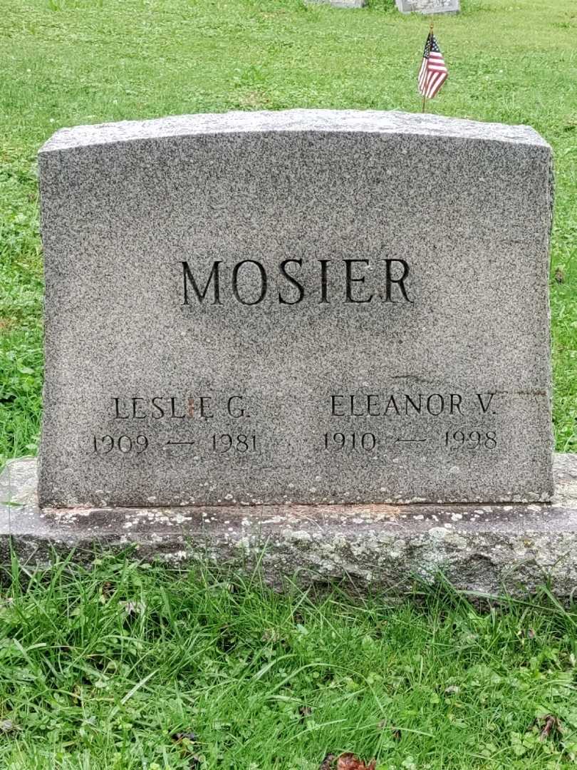 Eleanor V. Mosier's grave. Photo 3