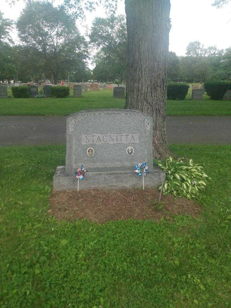 Carmelo Stagnitta's grave. Photo 3