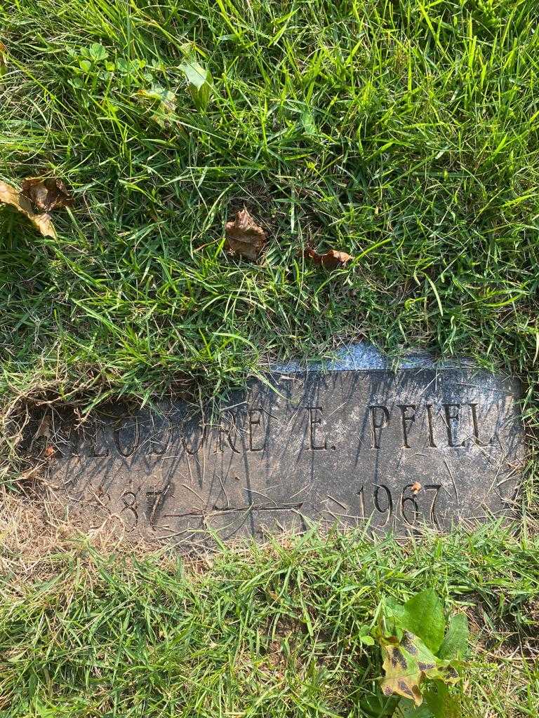 Theodore E. Pfiel's grave. Photo 3