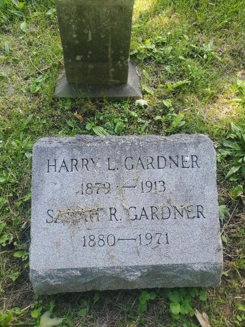 William W. Gardner's grave. Photo 1