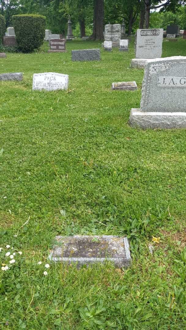 Edward E. Gyatt's grave. Photo 1