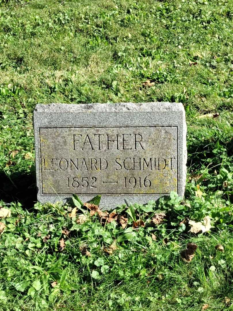 Leonard G. Schmidt's grave. Photo 3