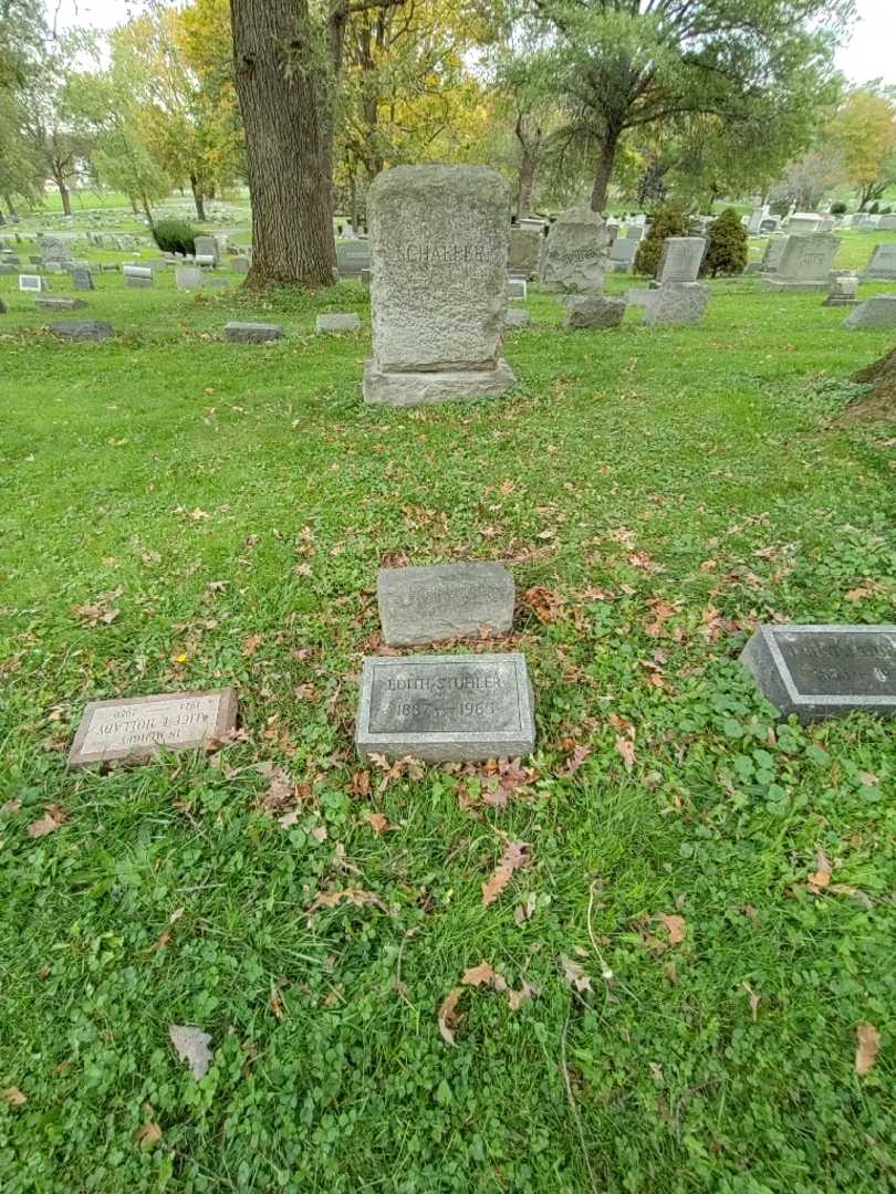 Edith Hess Stuhler's grave. Photo 1